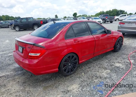 2012 Mercedes-Benz C 250 Luxury/Sport z USA, uszkodzony, nr VIN WDDGF4HB3CR228171